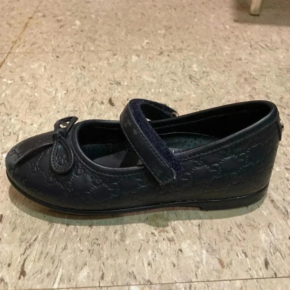 Girls GUCCI Navy Blue Leather Logo Embossed Ballet Flat Shoes Sz 24 US 8 Toddler - Picture 10 of 13